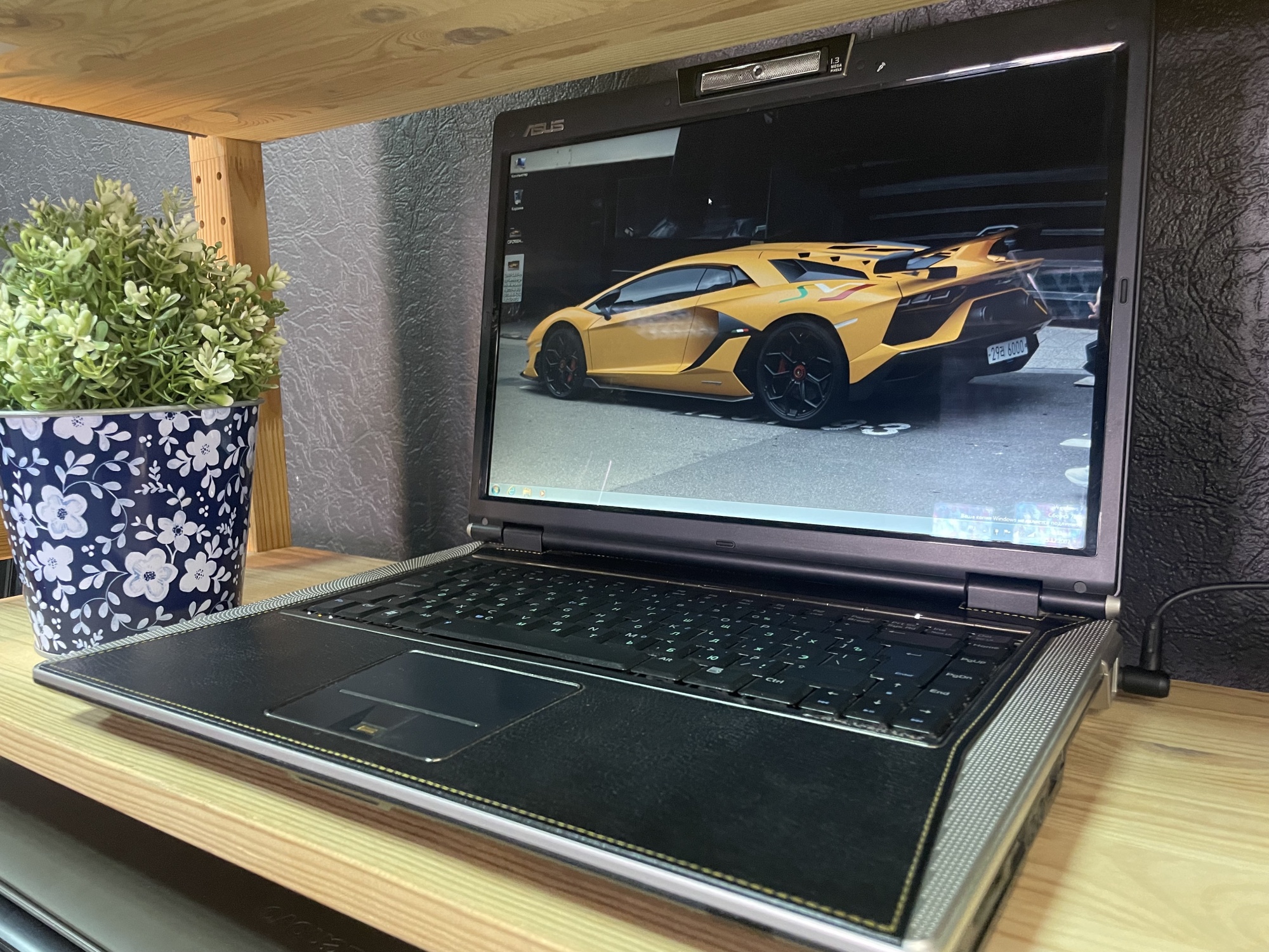 Ноутбук Asus Lamborghini VX2S