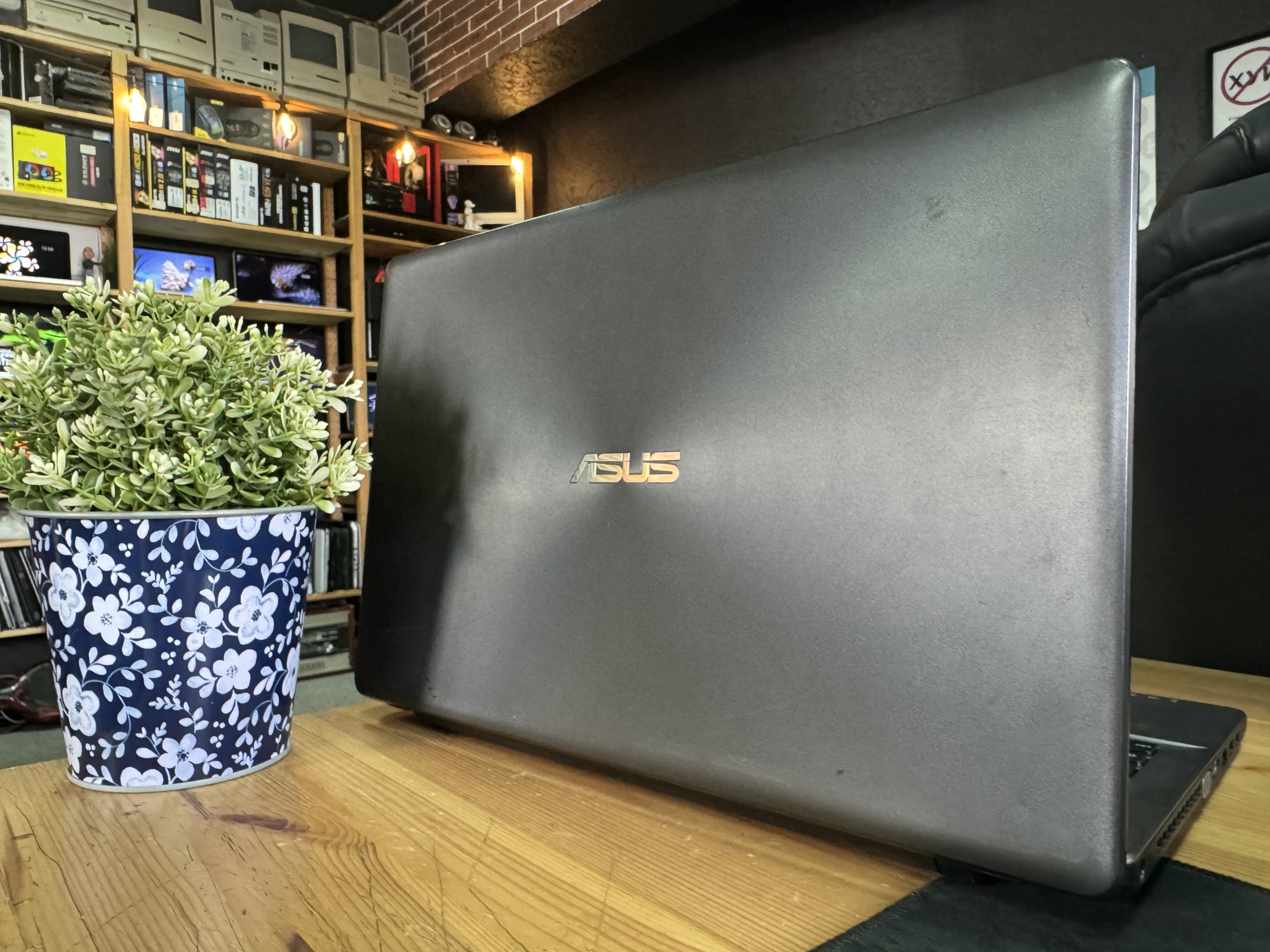 Ноутбук Asus X550